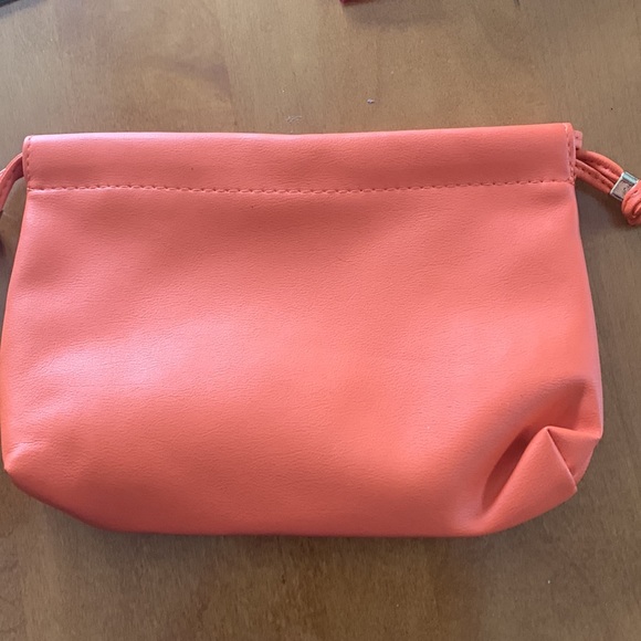 Elizabeth Arden Cosmetic Bag - Brand New- Perfect Condition - Picture 4 of 4